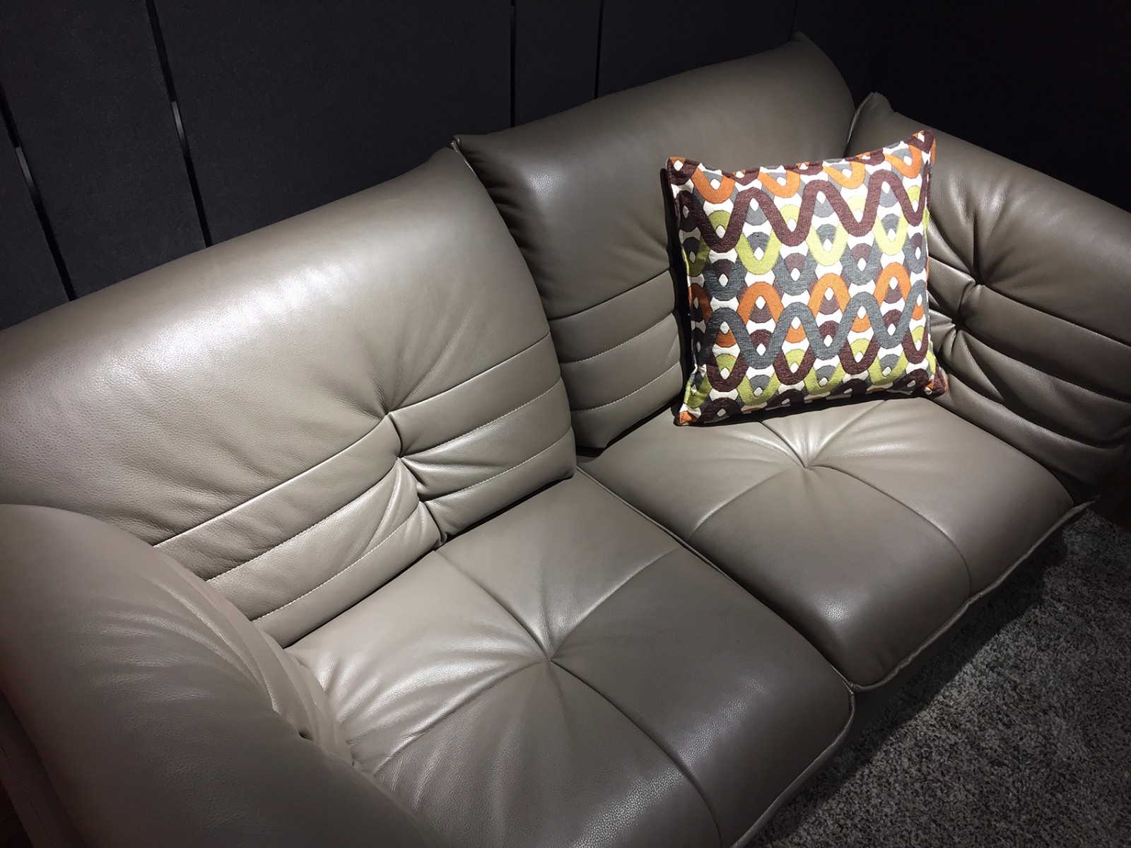 非同玛莎拉蒂2人位皮沙发图片,报价,评论--常州月星官网